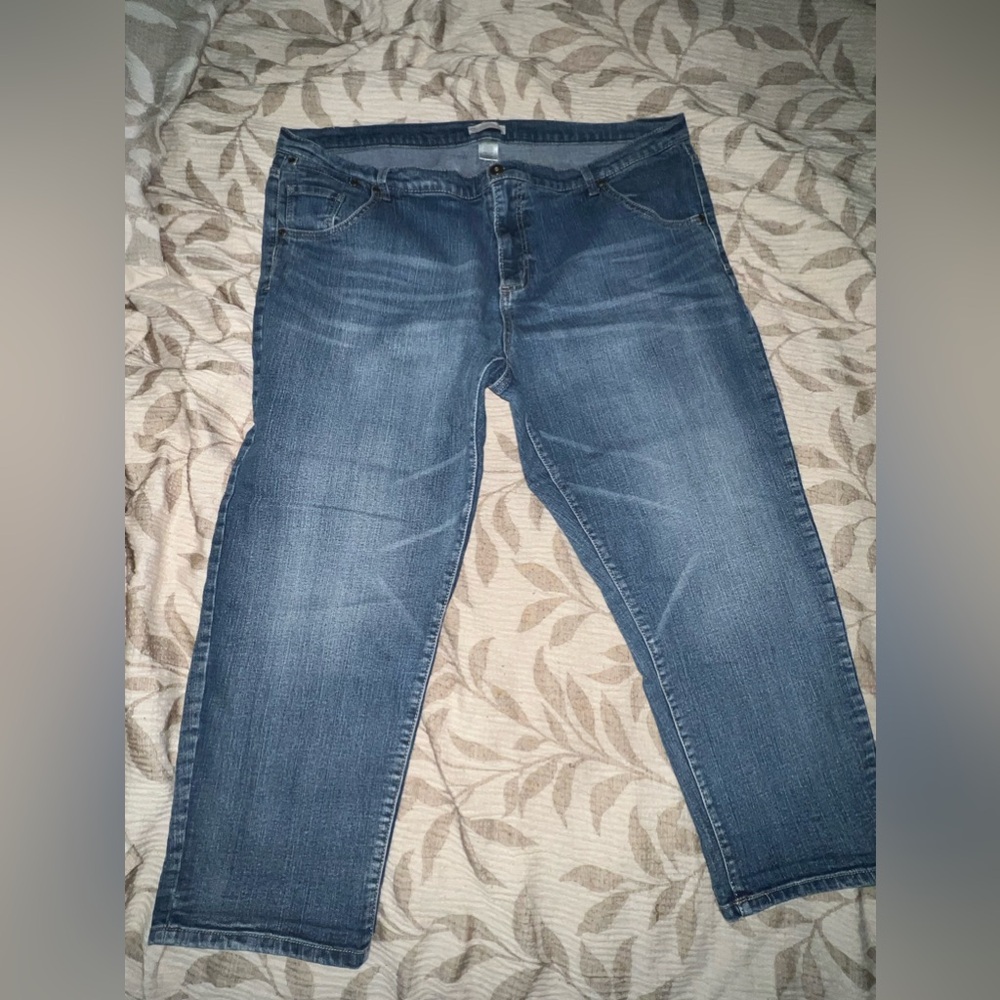 Women’s denim capris